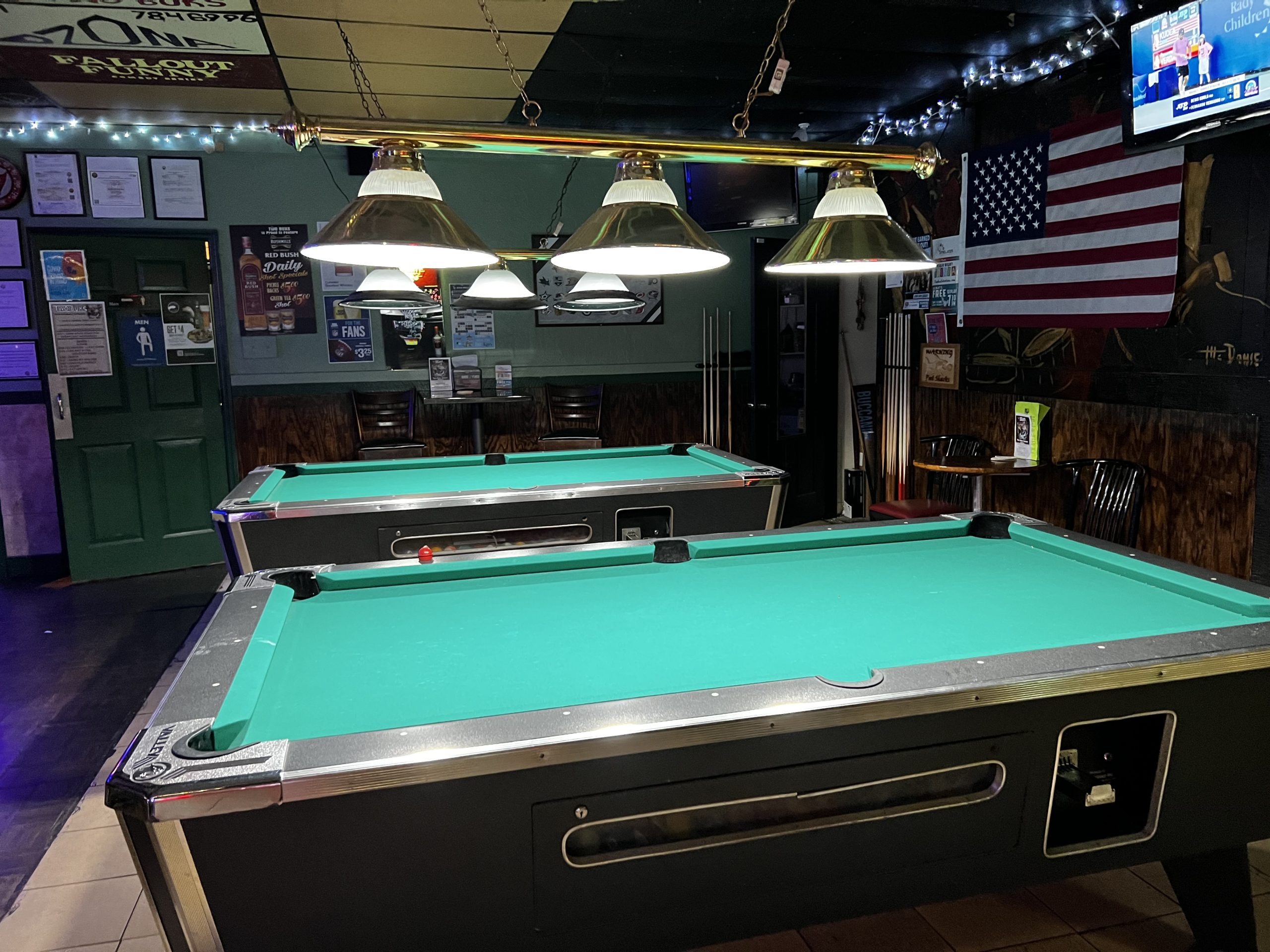 Two Buks Saloon photo
